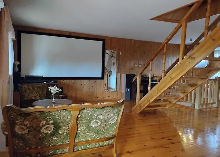 Dom wakacyjny Half Of A Home, Large Garden, Terrace