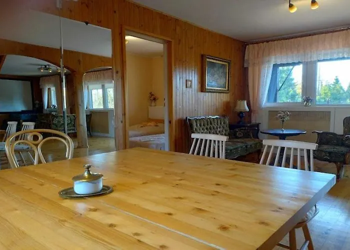 Half Of A Home, Large Garden, Terrace Dom wakacyjny