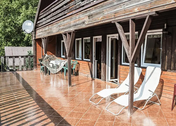 Half Of A Home, Large Garden, Terrace Dom wakacyjny Szymbark (Pomerania)